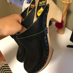 Swedish Hasbeens black clog